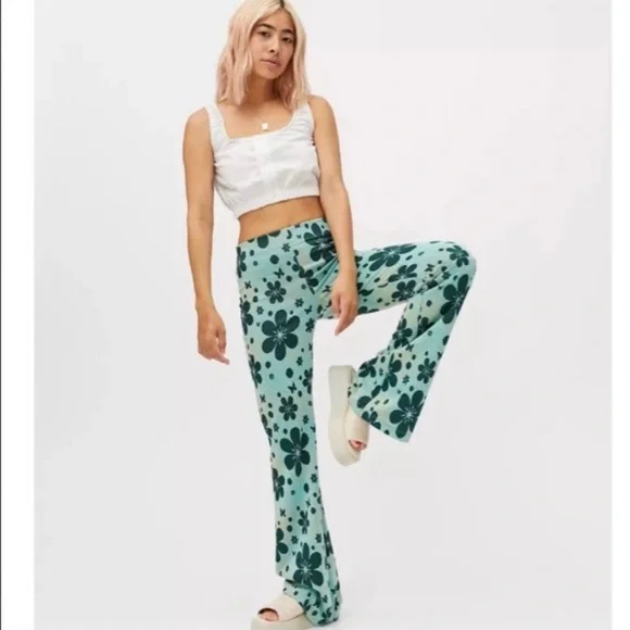 Urban Outfitters Bryn Floral Power Retro Soft Flare Pants Size Large - Picture 2 of 10